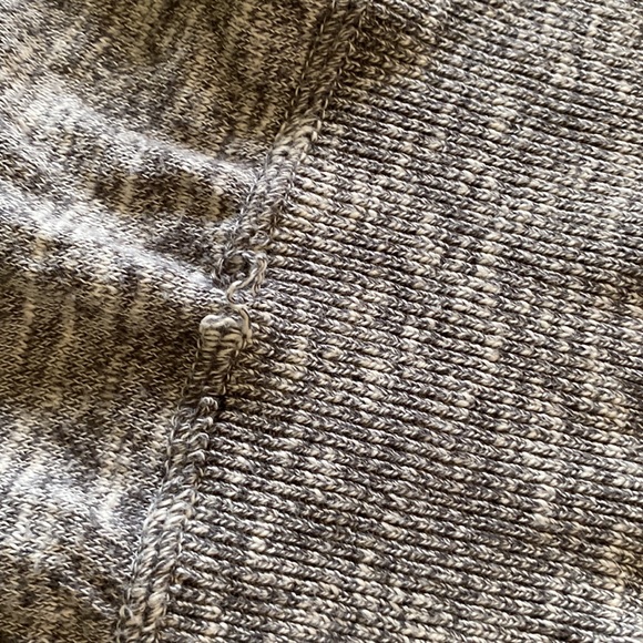 Denver Hayes V-Neck Sweater - Picture 5 of 5